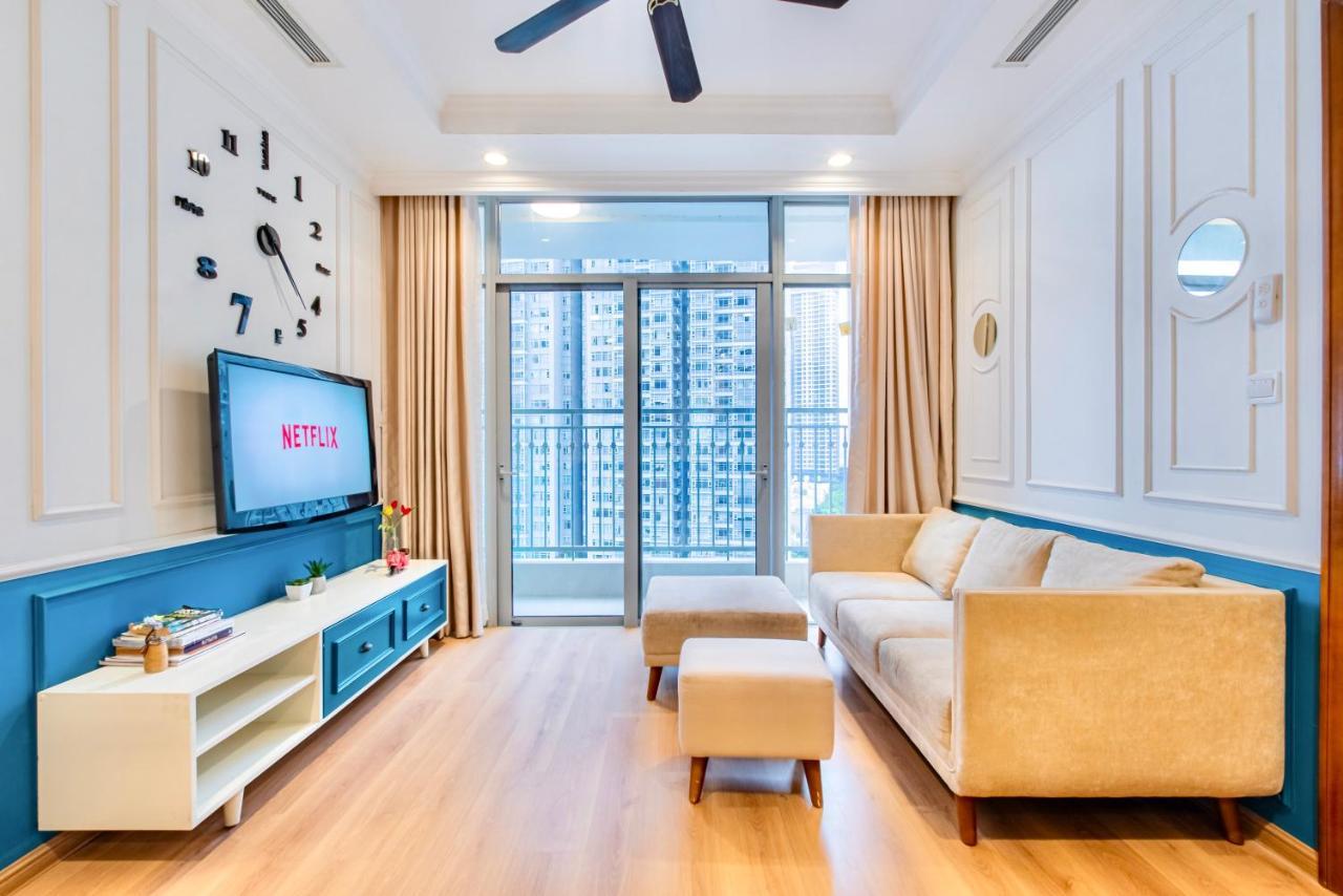Moxy Hcmc Aparts - Vinhomes Central Park, Ice Rink Ho Chi Minh City Exterior photo