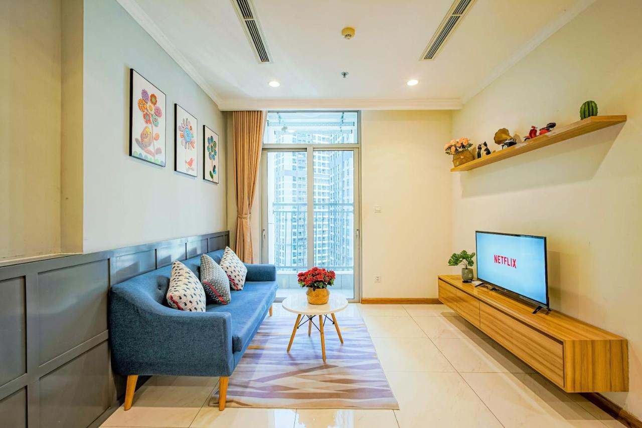Moxy Hcmc Aparts - Vinhomes Central Park, Ice Rink Ho Chi Minh City Exterior photo