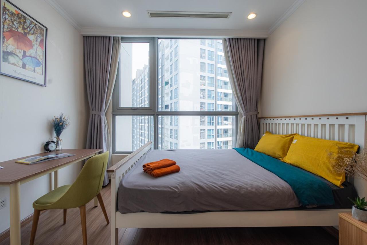 Moxy Hcmc Aparts - Vinhomes Central Park, Ice Rink Ho Chi Minh City Exterior photo